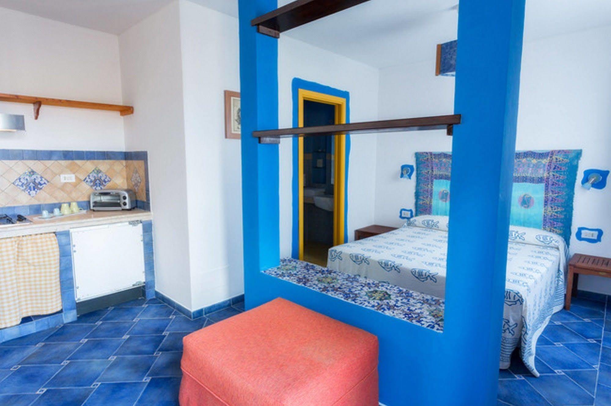 Hotel Clelia Isola di Ustica Exterior foto
