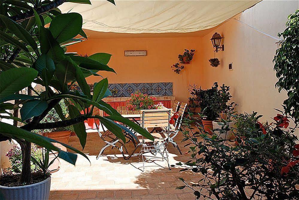 Hotel Clelia Isola di Ustica Exterior foto